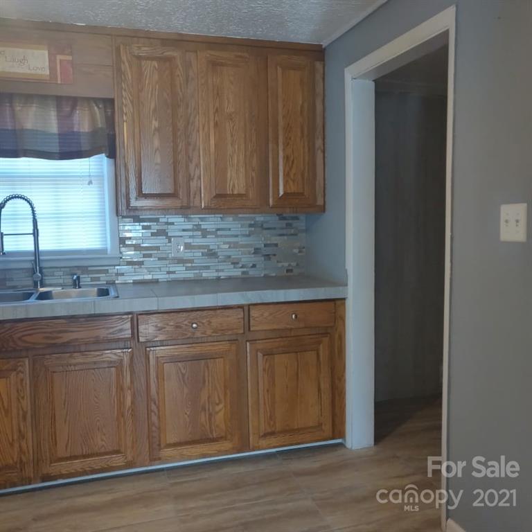 4712 Randleman Road Conover, NC 28613 - Photo 7 of 29 Gallery Image 7