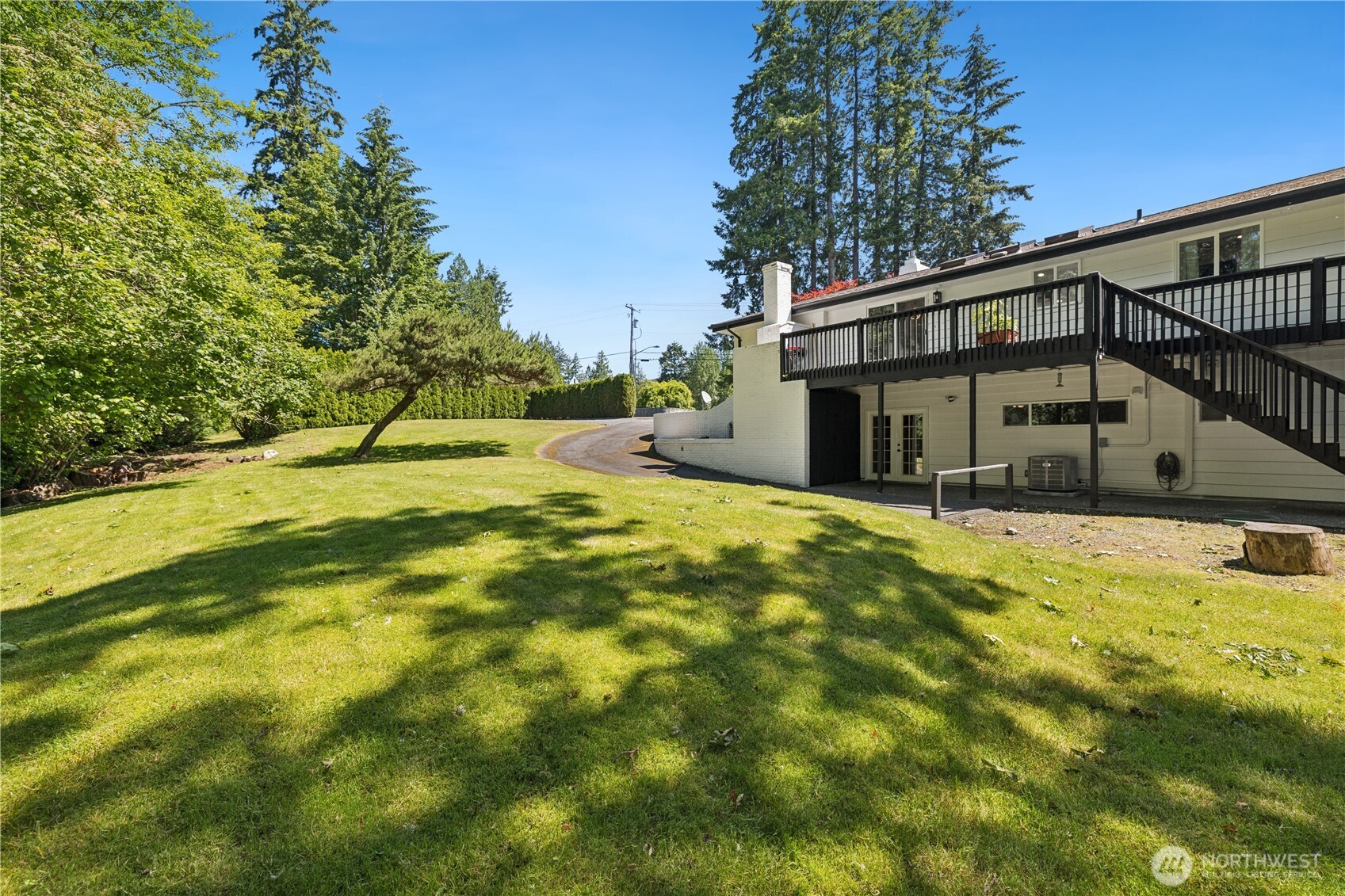 13227 Lake Kathleen Road Southeast Renton, WA 98059 - Photo 25 of 32
