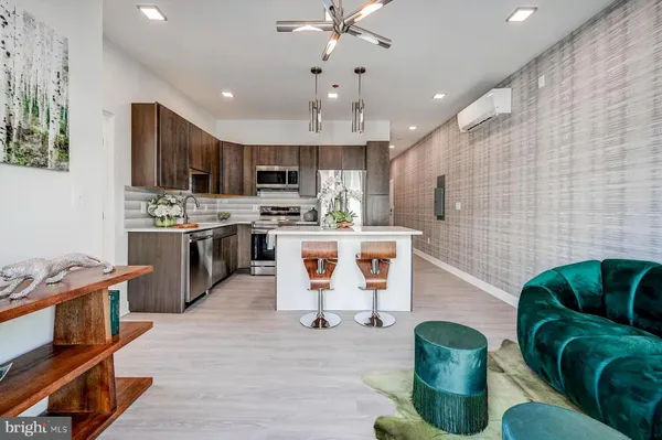 $2,100 | 421 South Broadway, Unit 400, Baltimore, MD 21231