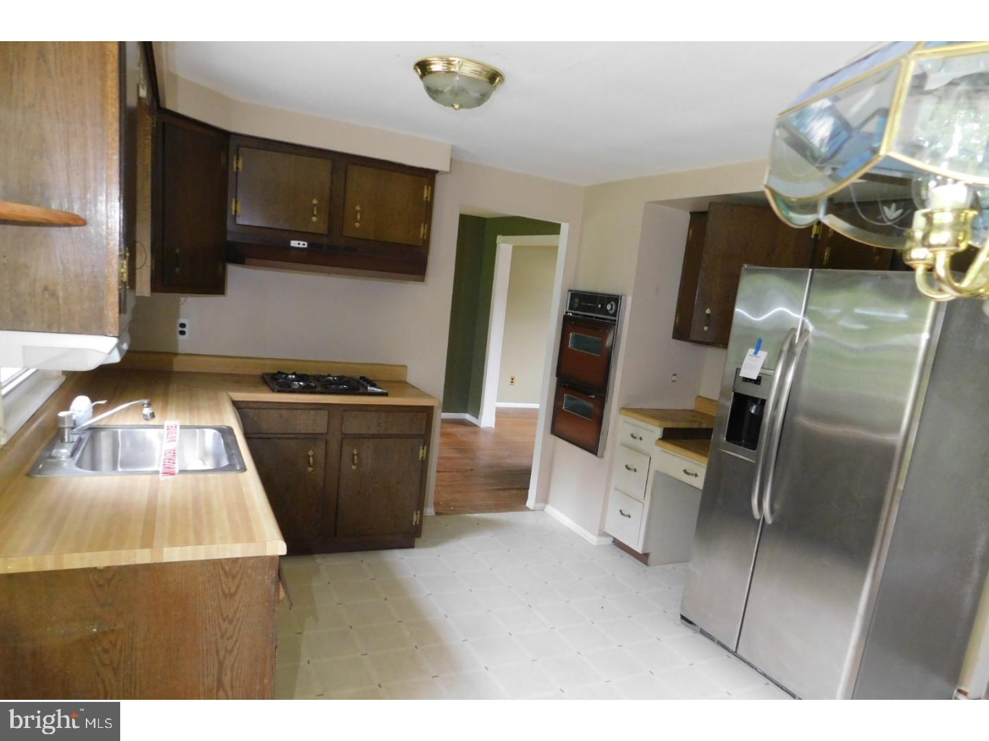 114 Shenandoah Road Cinnaminson, NJ 08077 - Photo 8 of 21 Gallery Image 8