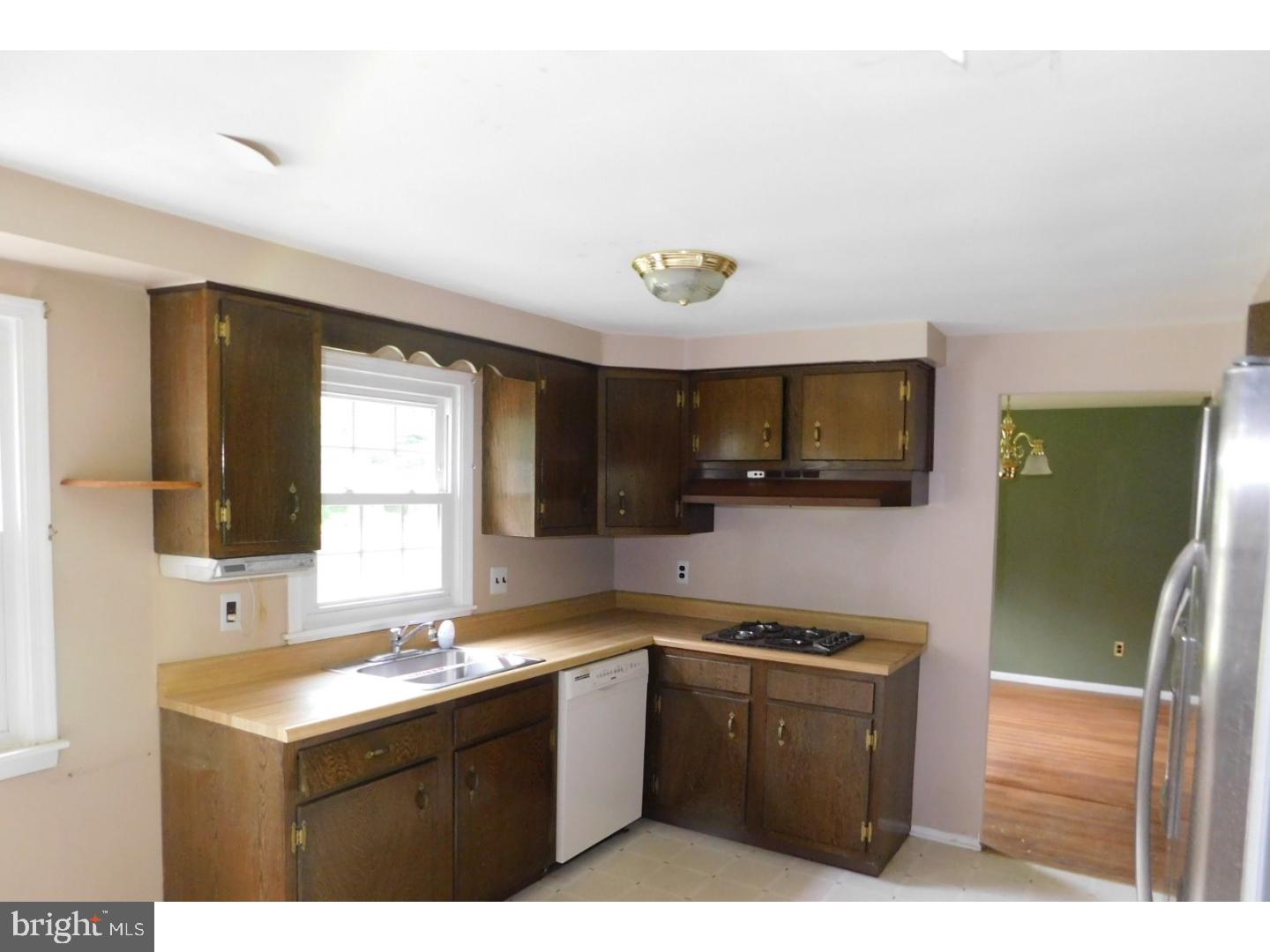 114 Shenandoah Road Cinnaminson, NJ 08077 - Photo 9 of 21 Gallery Image 9