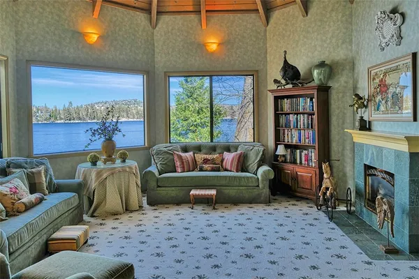 $8,950,000 | 27990 Peninsula Drive, Lake Arrowhead, CA 92352