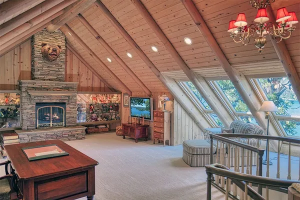 $8,950,000 | 27990 Peninsula Drive, Lake Arrowhead, CA 92352