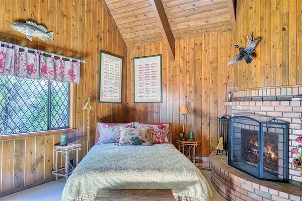 $8,950,000 | 27990 Peninsula Drive, Lake Arrowhead, CA 92352