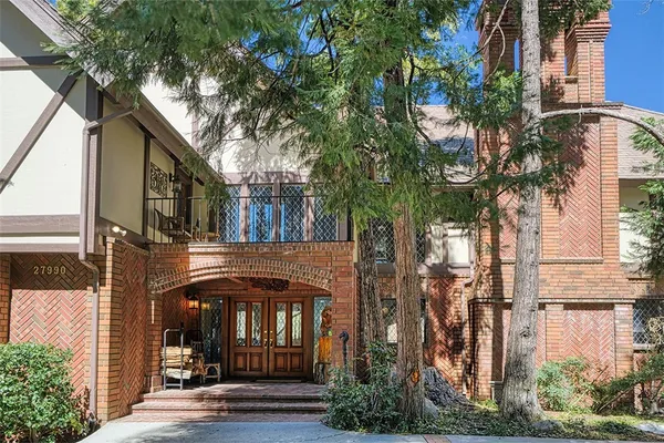$8,950,000 | 27990 Peninsula Drive, Lake Arrowhead, CA 92352