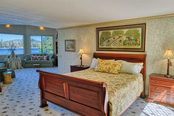 $8,950,000 | 27990 Peninsula Drive, Lake Arrowhead, CA 92352