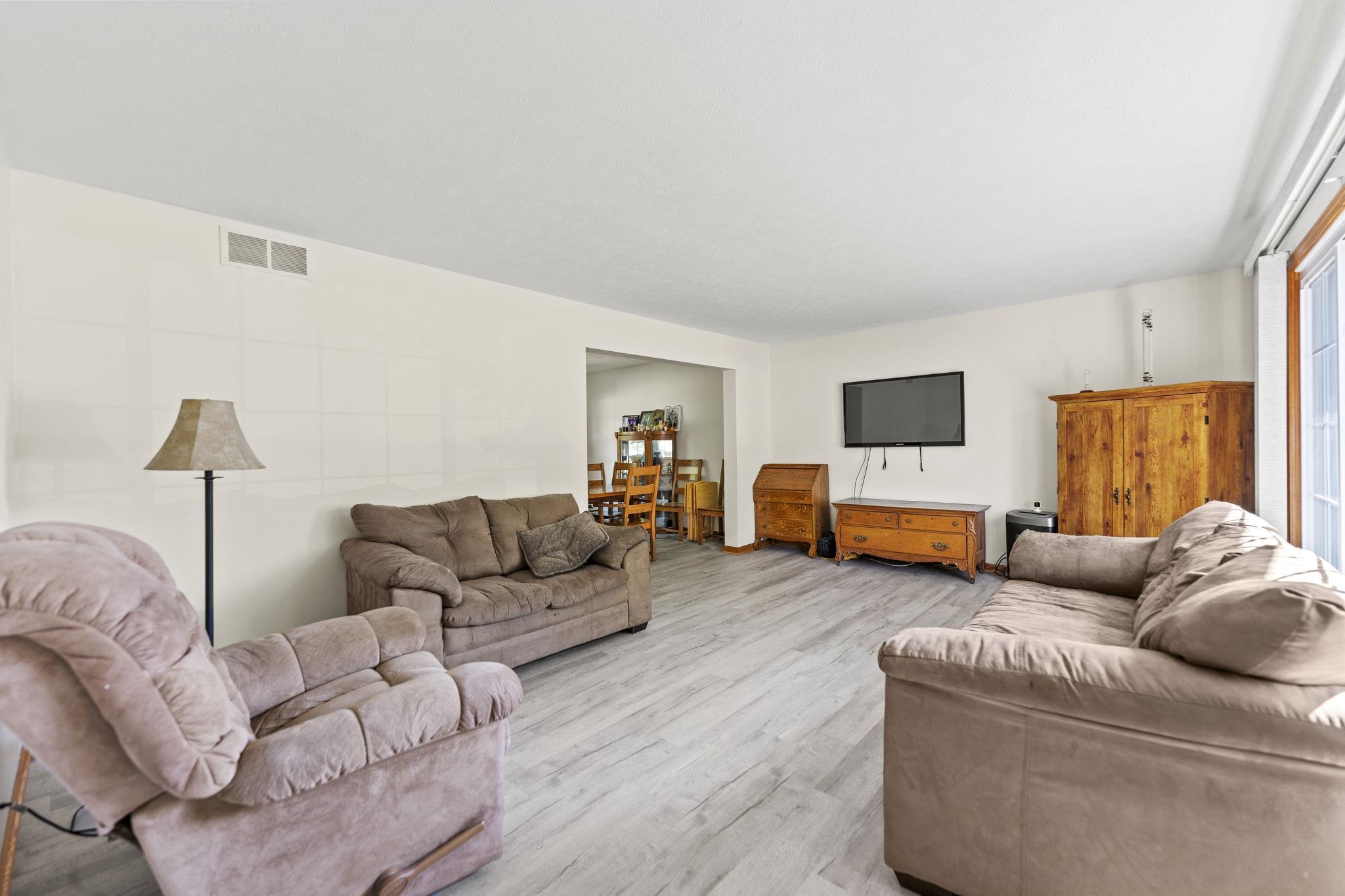 1162 Butler Road Rockford, IL 61108 - Photo 5 of 43