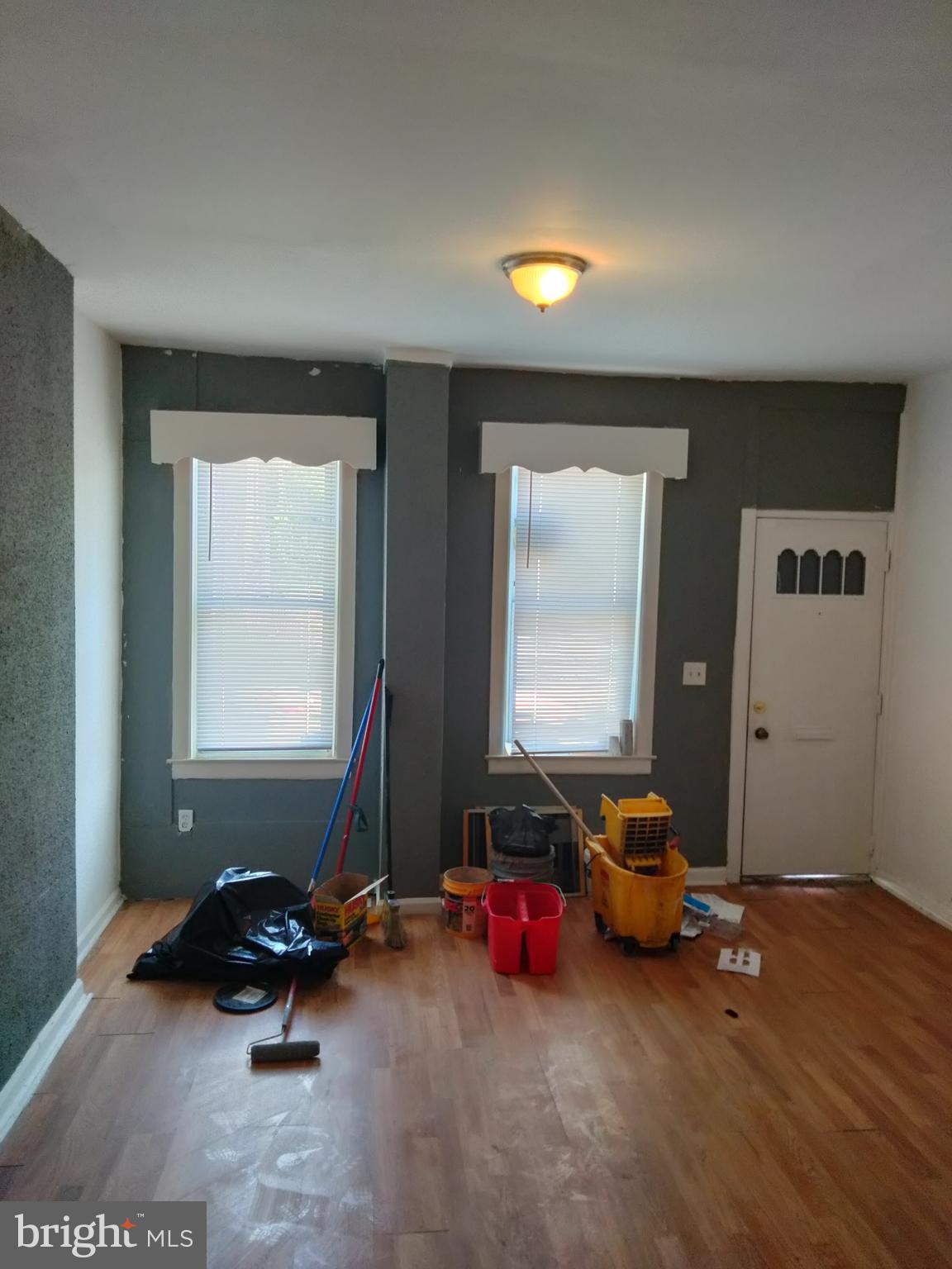 824 South 8th Street Camden, NJ 08103 - Photo 2 of 13 family room