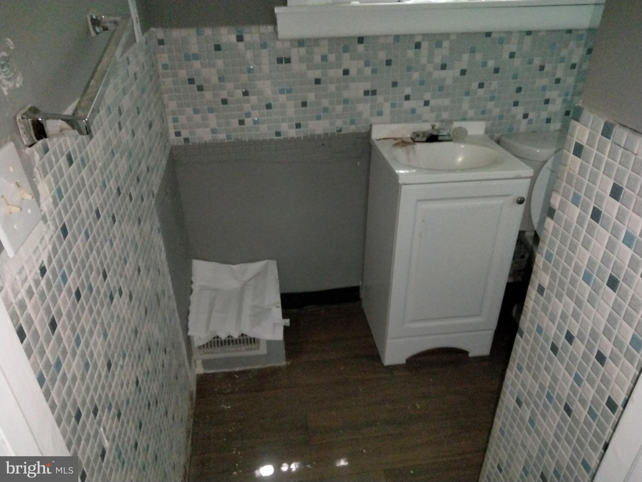 824 South 8th Street Camden, NJ 08103 - Photo 10 of 13 bathroom