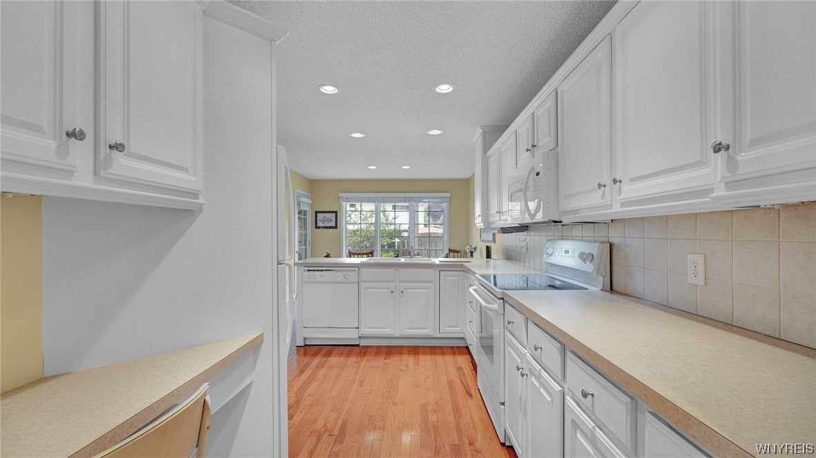 85 Mapleton Drive Amherst, NY 14221 - Photo 23 of 47