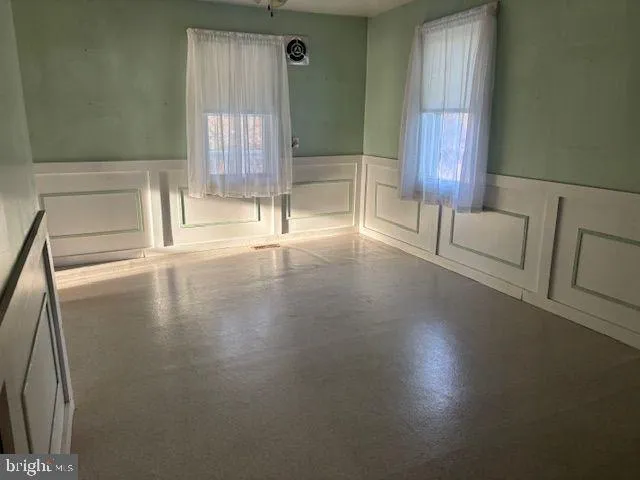 a view of kitchen with washer and dryer
