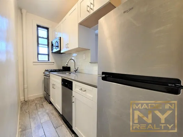 $2,955 | 25-74 33rd Street, Unit 4C | Astoria