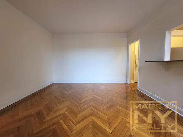 $2,955 | 25-74 33rd Street, Unit 4C | Astoria