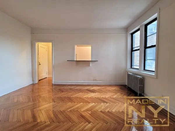 $2,955 | 25-74 33rd Street, Unit 4C | Astoria