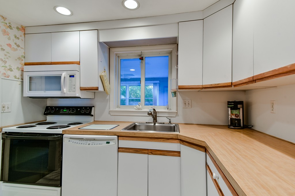 20 Westlake Road Natick, MA 01760 - Photo 9 of 19 Gallery Image 9