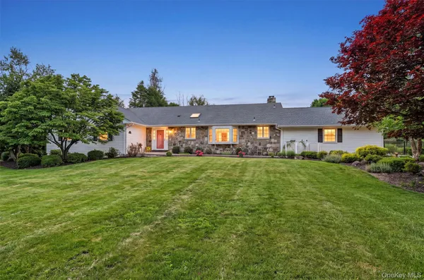 $850,000 | 5 Hedges Road, Warwick, NY 10990