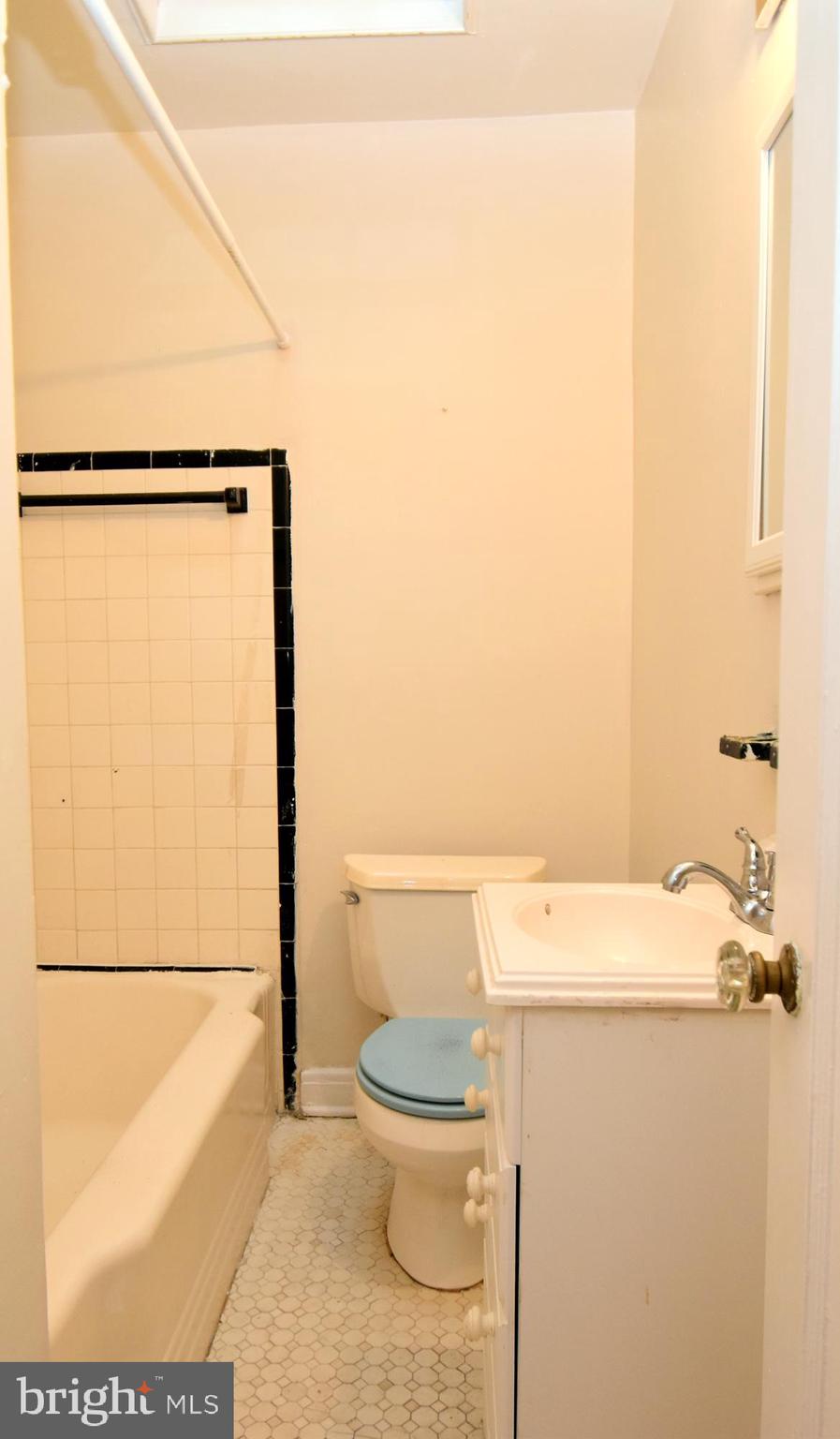 4414 Manorview Road Baltimore, MD 21229 - Photo 11 of 12 Gallery Image 11