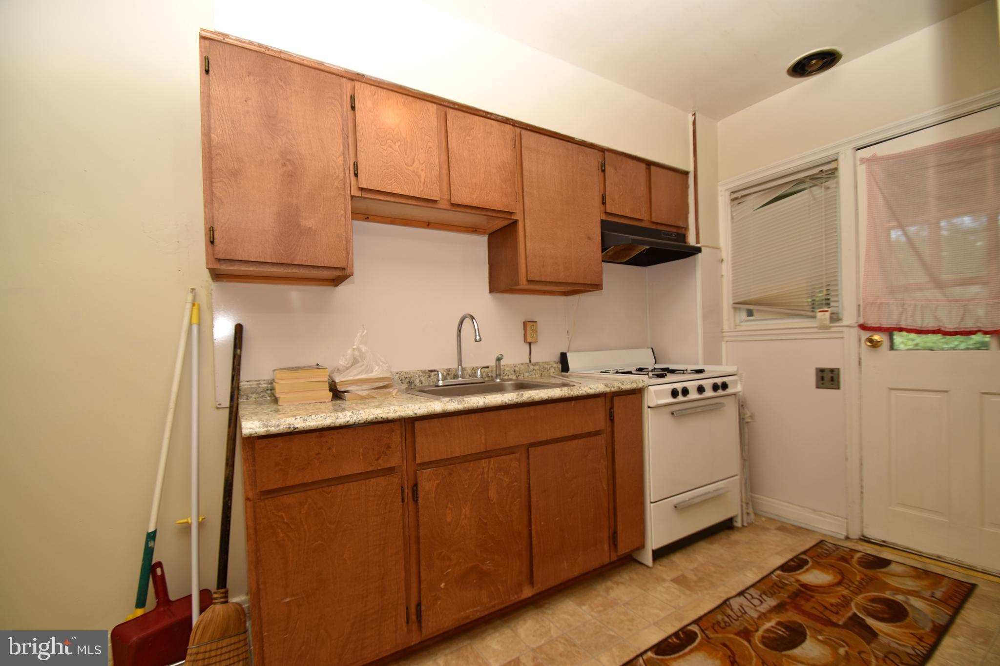 4414 Manorview Road Baltimore, MD 21229 - Photo 7 of 12 Gallery Image 7
