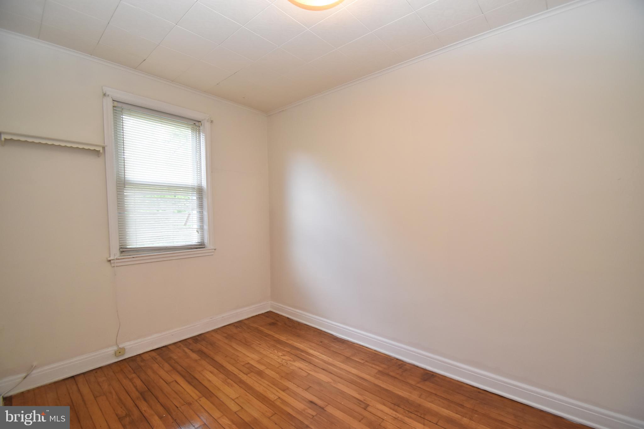 4414 Manorview Road Baltimore, MD 21229 - Photo 9 of 12 Gallery Image 9