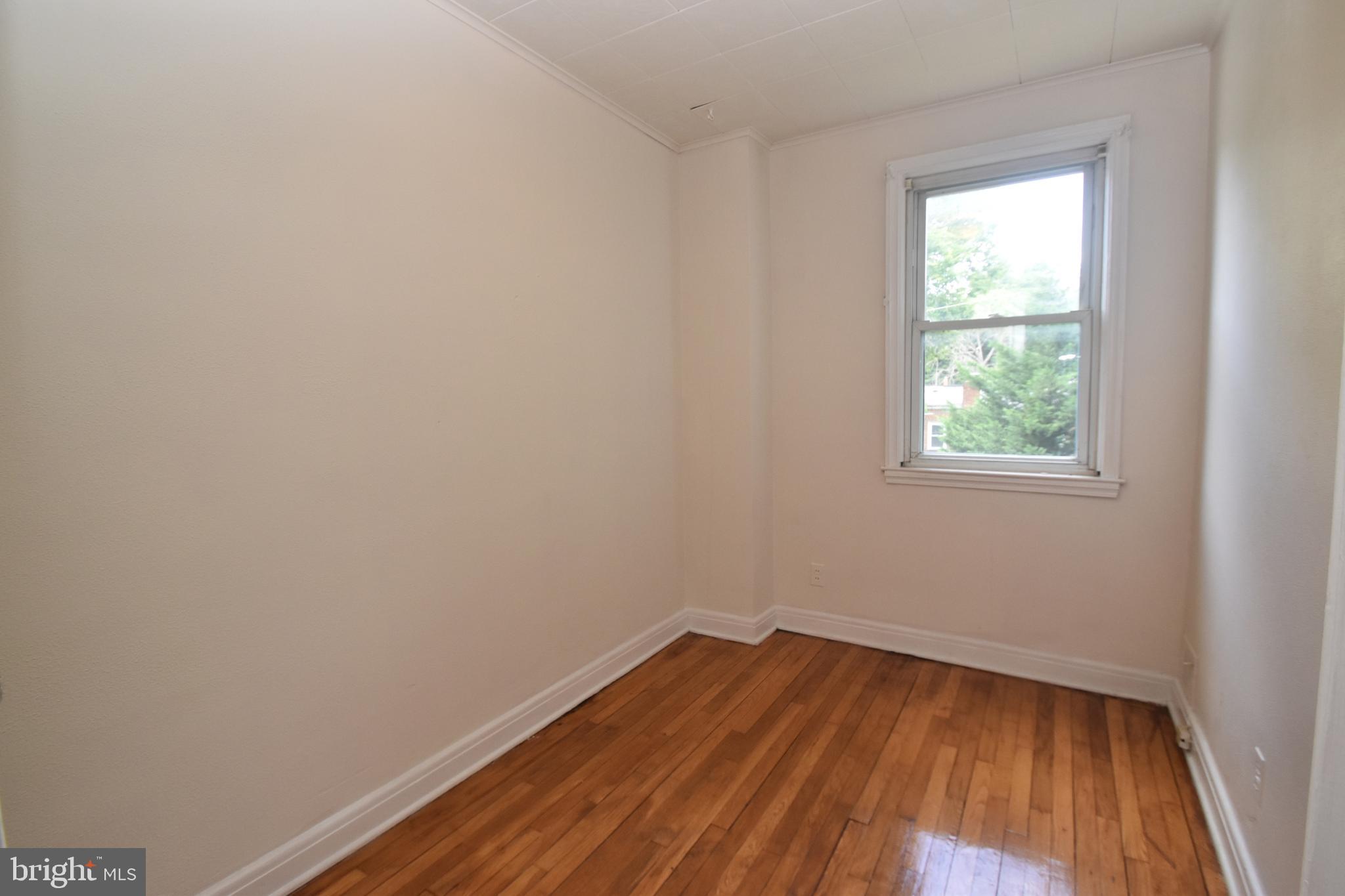 4414 Manorview Road Baltimore, MD 21229 - Photo 10 of 12 Gallery Image 10