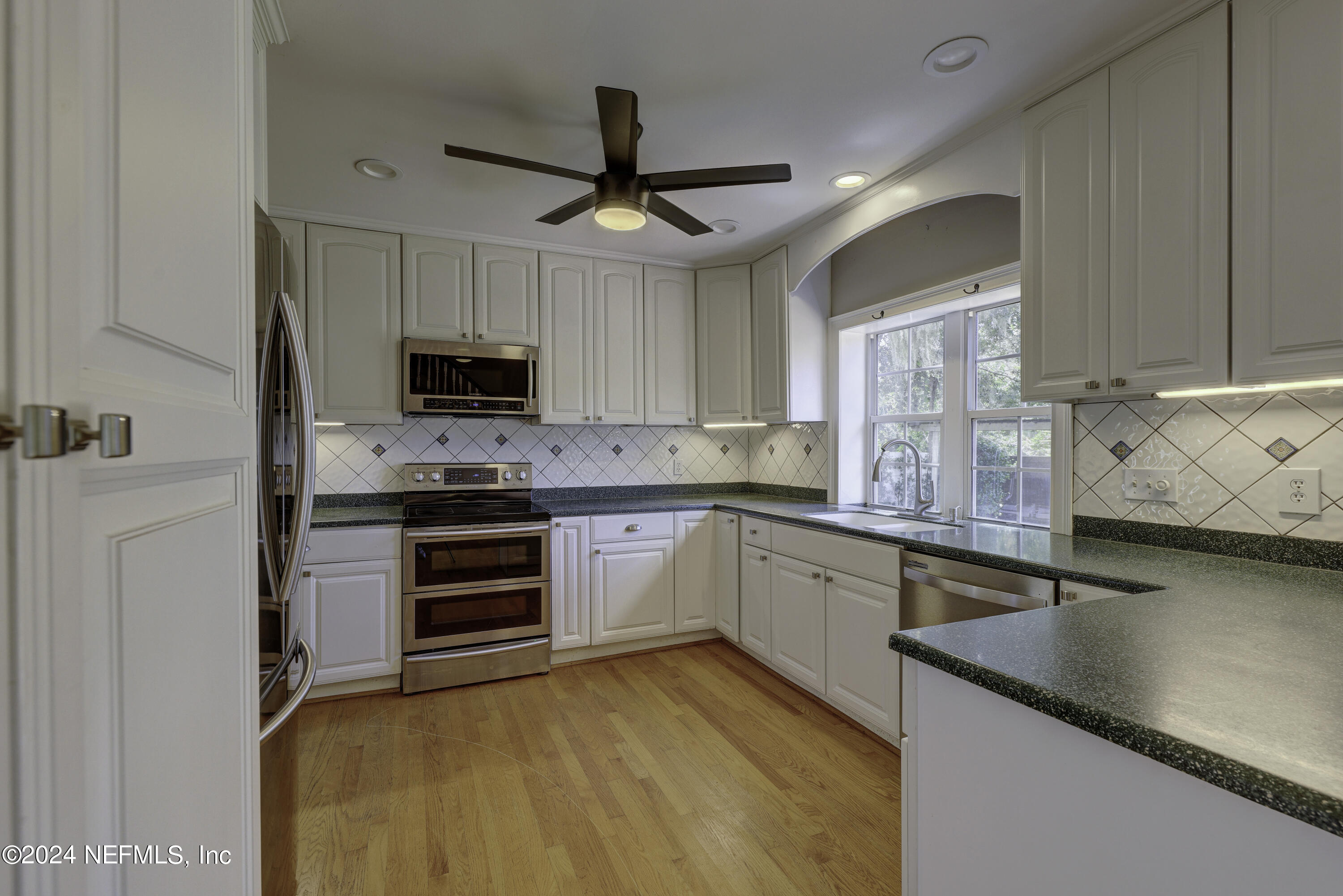 1210 Inwood Terrace Jacksonville, FL 32207 - Photo 14 of 49 27-C_R54160_1_2_3_4_5_6Interior 2