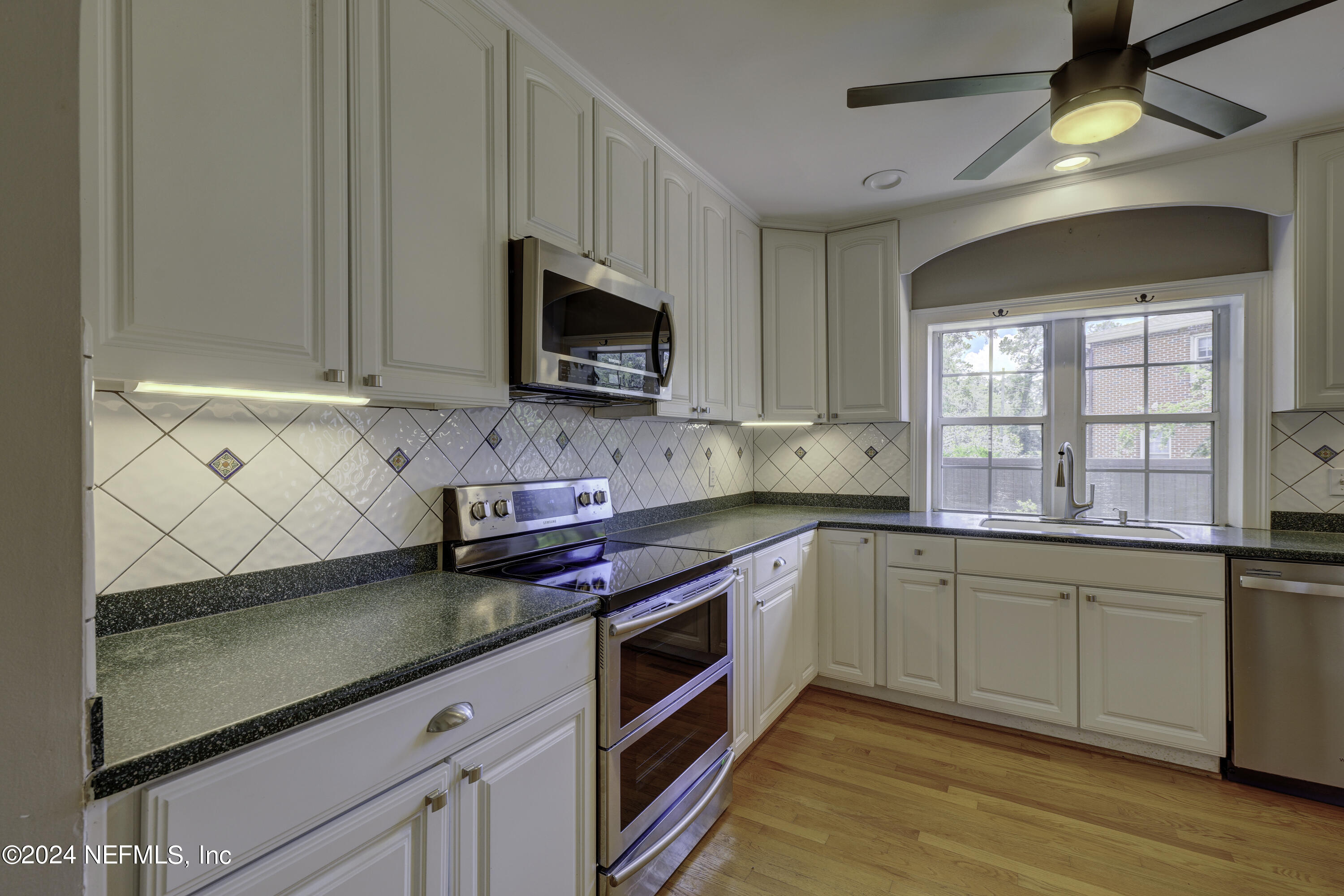 1210 Inwood Terrace Jacksonville, FL 32207 - Photo 15 of 49 28-C_R54146_47_48_49_50_51_52Interior 2