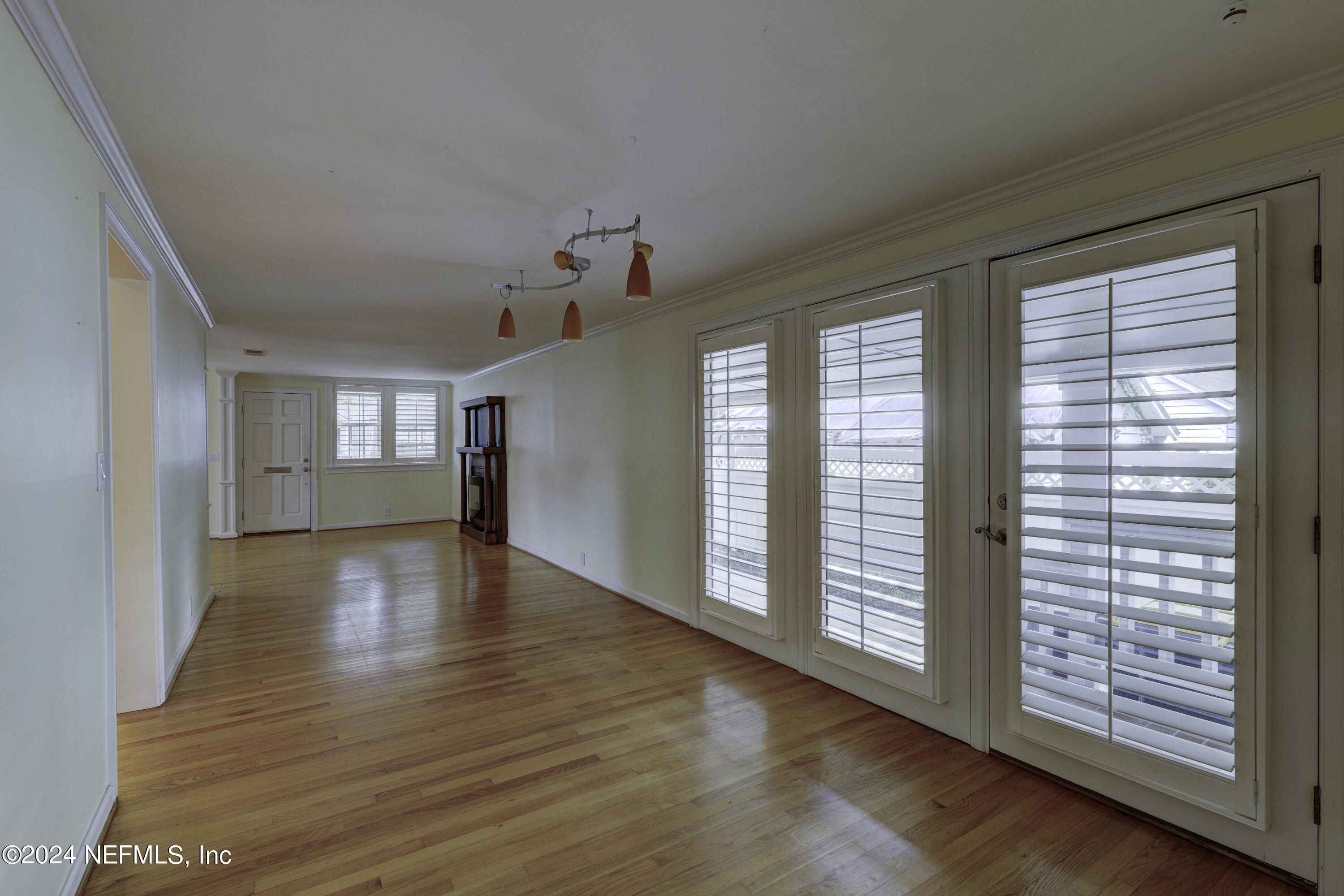 1210 Inwood Terrace Jacksonville, FL 32207 - Photo 34 of 49 37-C_R54272_3_4_5_6_7_8Interior 2