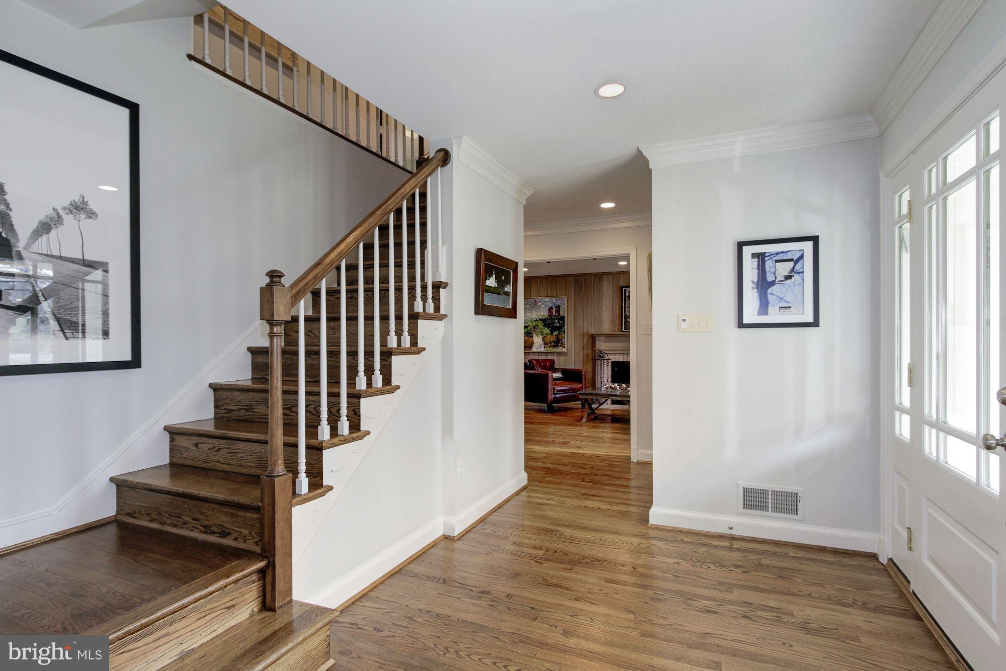 6951 Greentree Road Bethesda, MD 20817 - Photo 4 of 33 Gallery Image 4