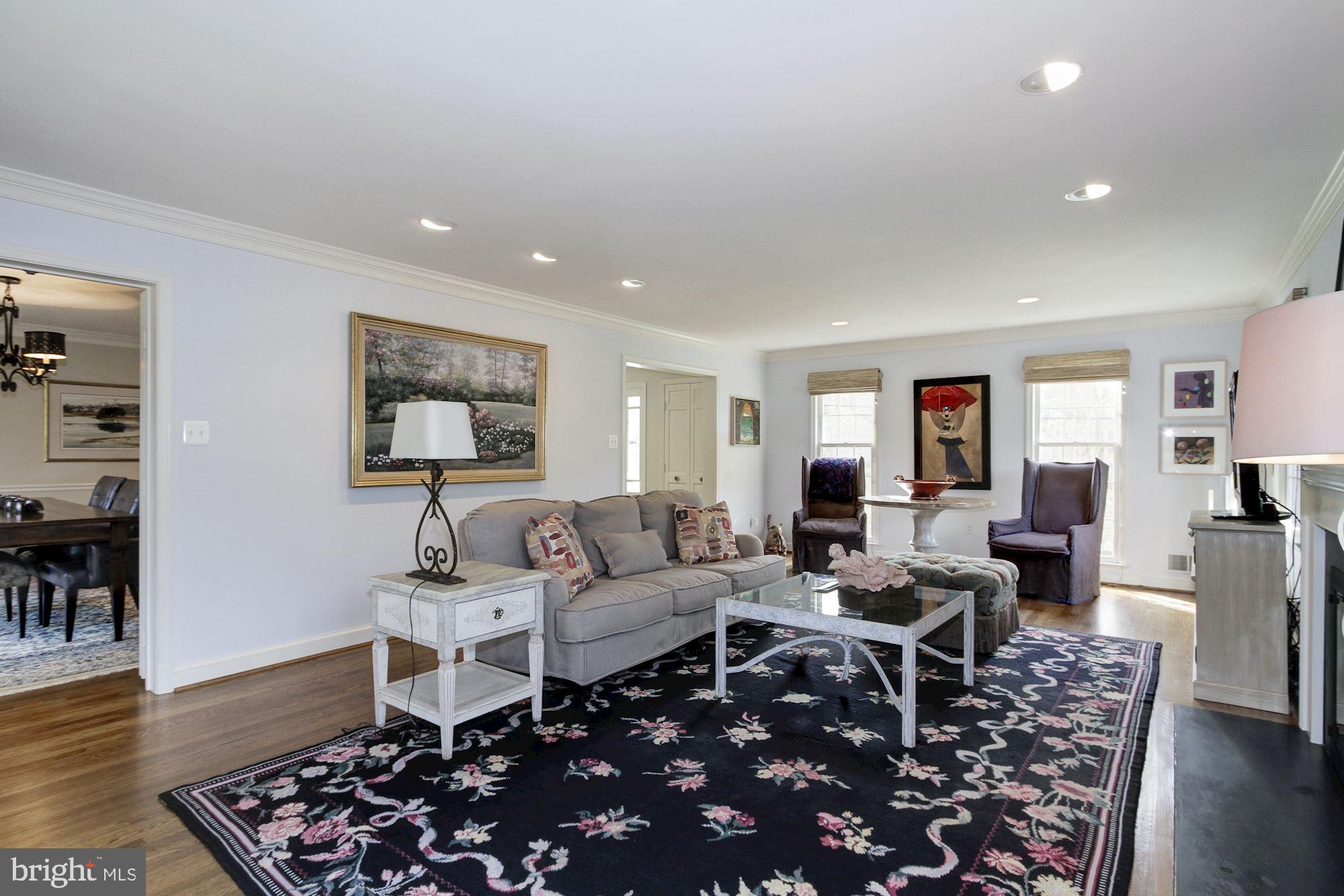 6951 Greentree Road Bethesda, MD 20817 - Photo 6 of 33 Gallery Image 6