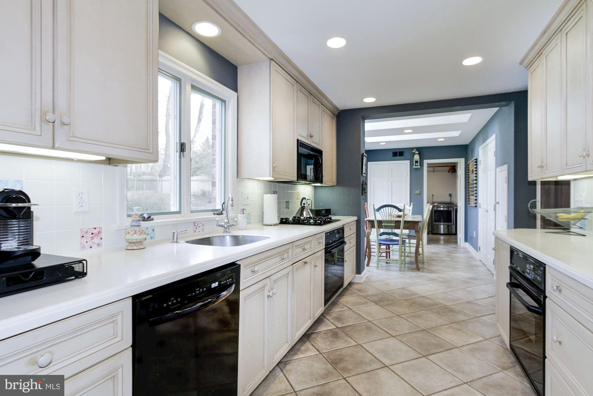 6951 Greentree Road Bethesda, MD 20817 - Photo 9 of 33 Gallery Image 9