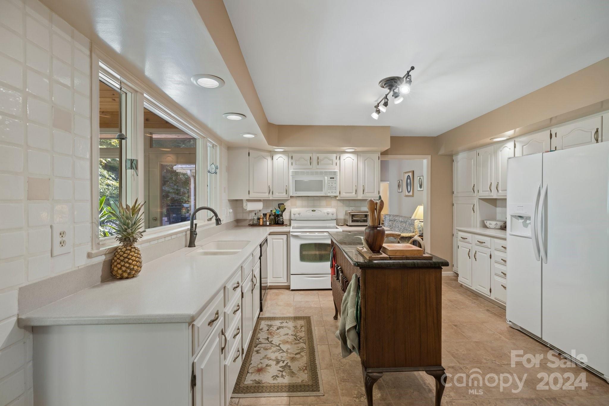 23 Legendary Road Hendersonville, NC 28739 - Photo 13 of 41 Gallery Image 13