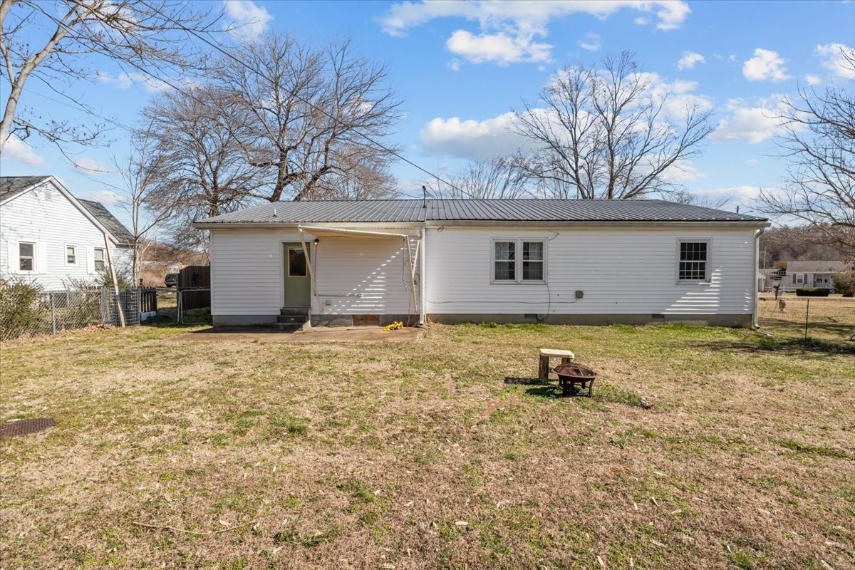 102 Sutton Avenue Waverly, TN 37185 - Photo 29 of 33