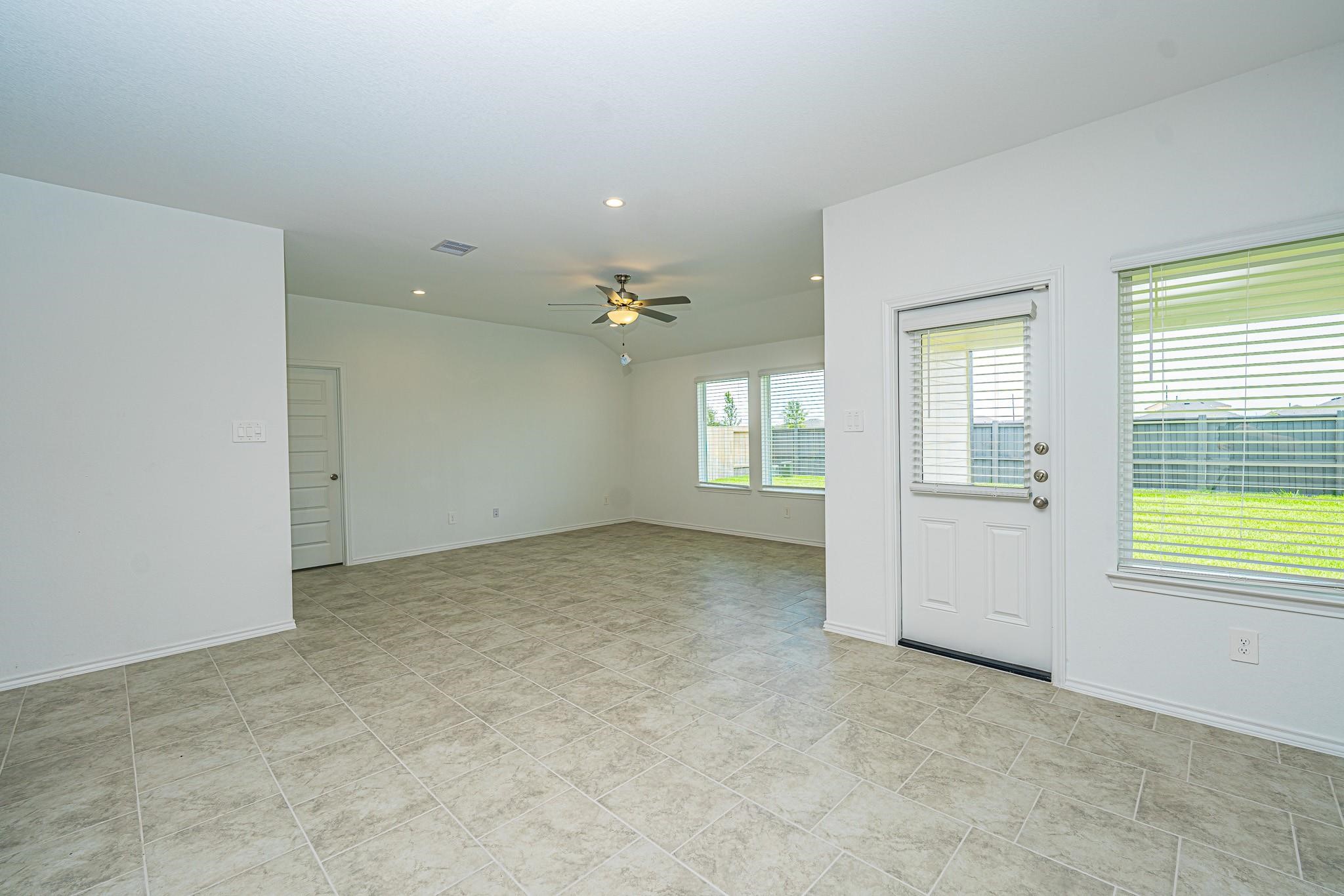 1118 Appaloosa Lane Rosharon, TX 77583 - Photo 7 of 37