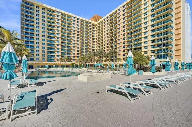 $3,500 | 2501 South Ocean Drive, Unit 1518, Hollywood, FL 33019