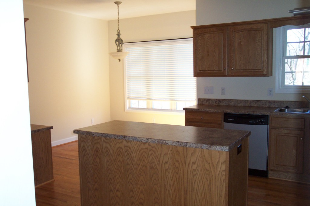3532 Pinnacle Ridge Road Northeast Roanoke, VA 24012 - Photo 14 of 18 Eat-in-Kitchen