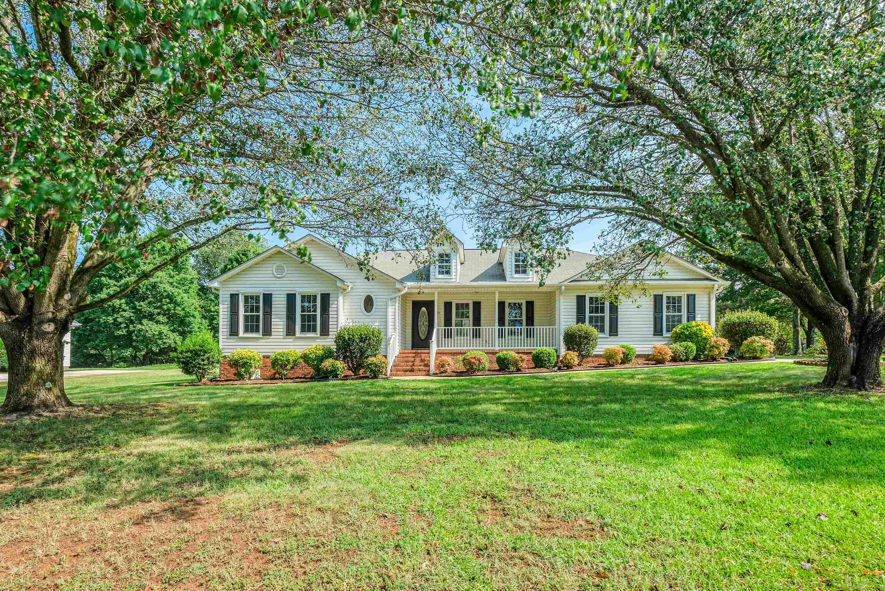 242 Faye Court Greer, SC 29651 - Photo 2 of 28