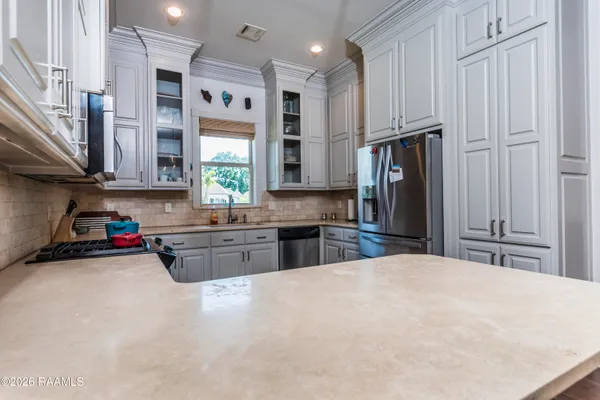 $2,500 | 301 Summerland Key Lane, Lafayette, LA 70508