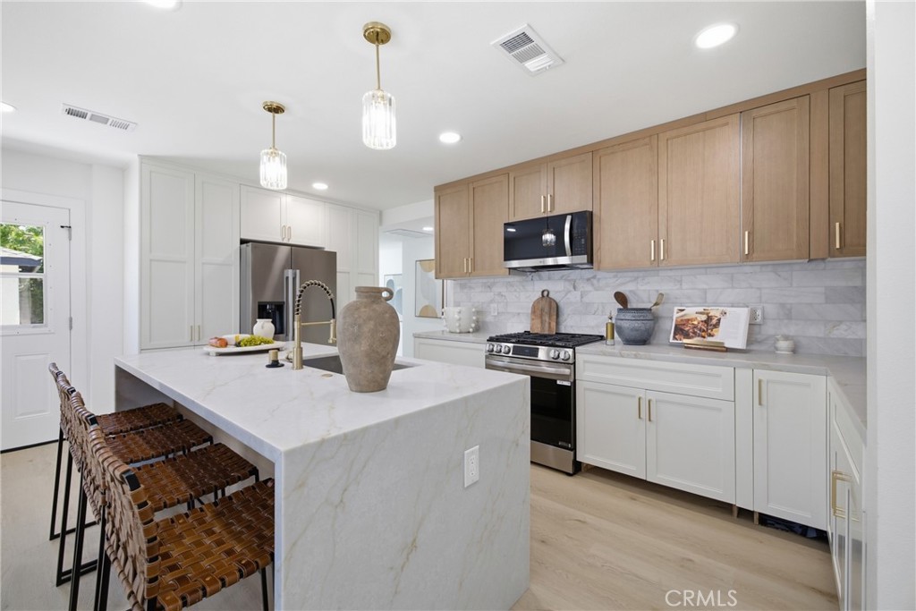 1098 East Ridgewood Street Long Beach, CA 90807 - Photo 14 of 42