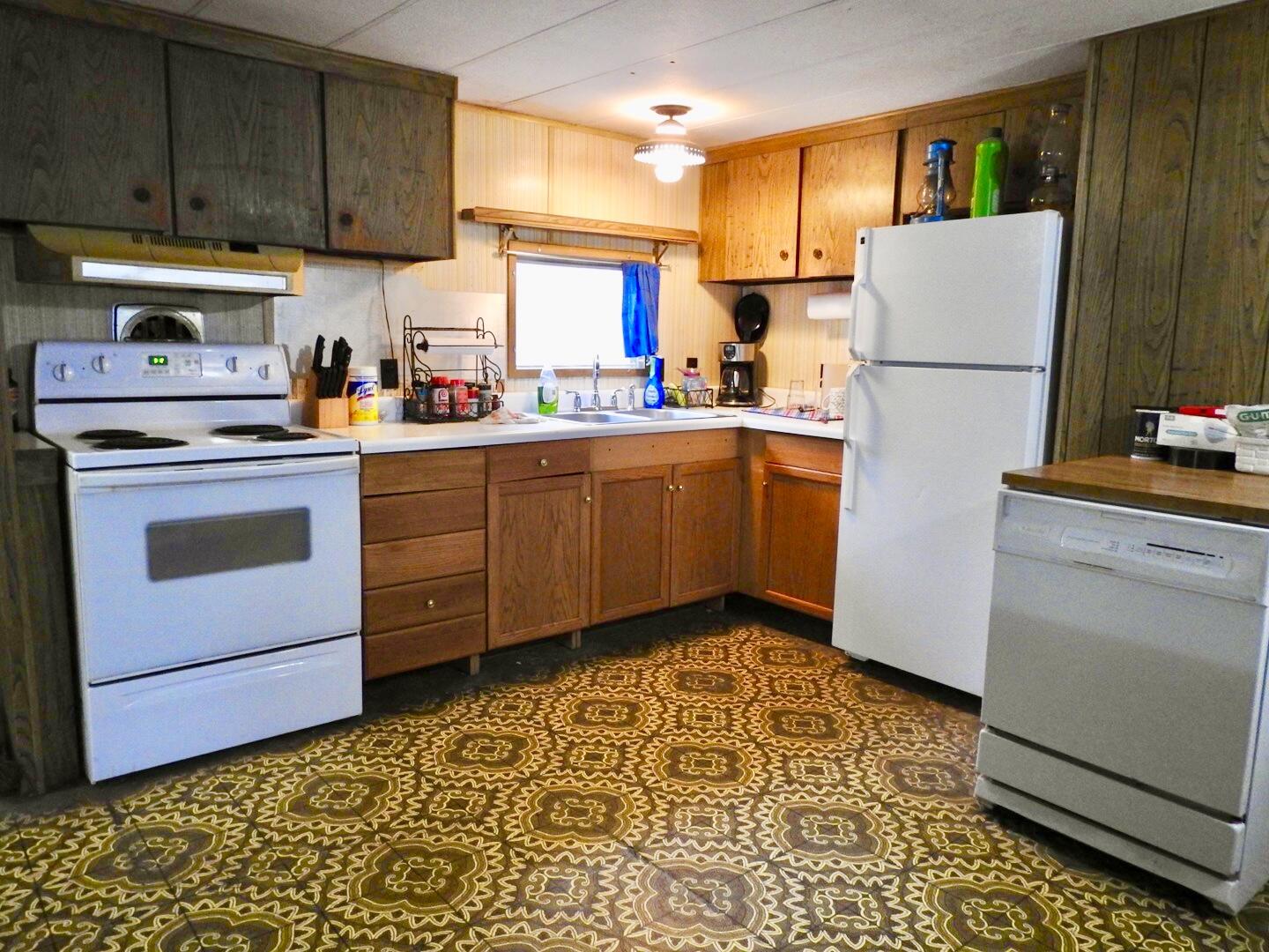 53188 Andrews Road La Pine, OR 97739 - Photo 5 of 24 IMG_5428