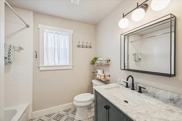 $2,150 | 2824 Meadow Brook Court, League City, TX 77573