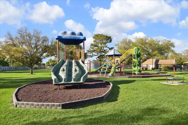 $2,150 | 2824 Meadow Brook Court, League City, TX 77573