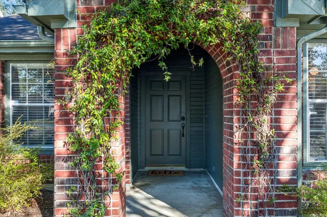 $2,150 | 2824 Meadow Brook Court, League City, TX 77573