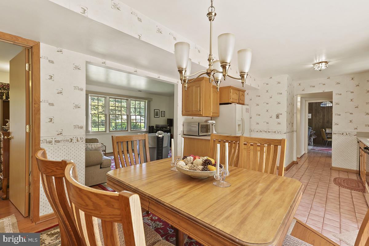 1314 Cape St Claire Road Annapolis, MD 21409 - Photo 15 of 60 Dining area