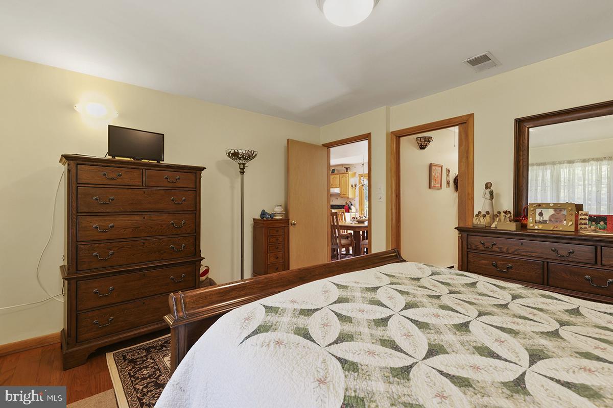 1314 Cape St Claire Road Annapolis, MD 21409 - Photo 24 of 60 1st-floor owners suite