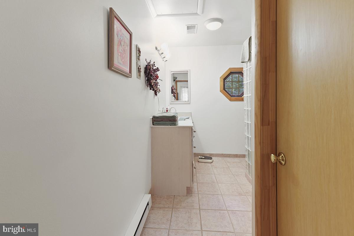 1314 Cape St Claire Road Annapolis, MD 21409 - Photo 25 of 60 Entrance to 1st-floor owners bath