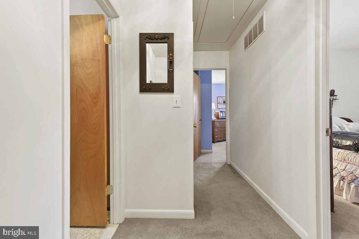 1314 Cape St Claire Road Annapolis, MD 21409 - Photo 32 of 60 Upstairs hallway