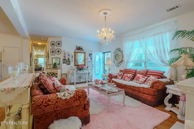 $724,900 | 289 Carr Gap Road, Speedwell, TN 37870