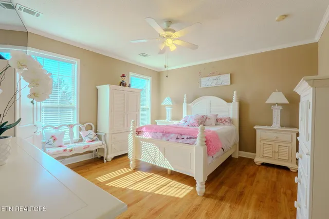 $724,900 | 289 Carr Gap Road, Speedwell, TN 37870