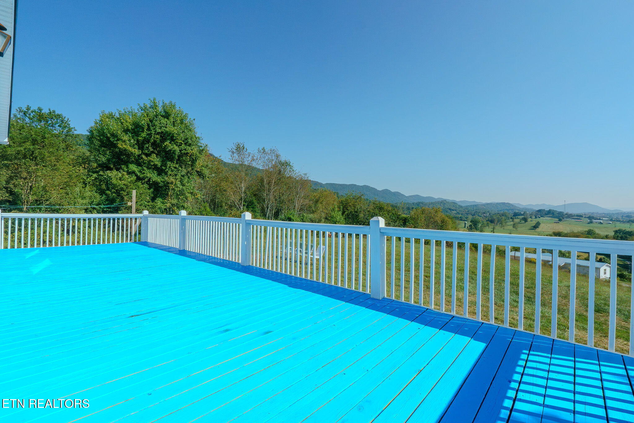 289 Carr Gap Road Speedwell, TN 37870 - Photo 33 of 45 34-web-or-mls-DSC06630-HDR