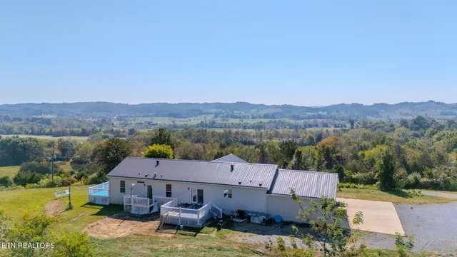 $724,900 | 289 Carr Gap Road, Speedwell, TN 37870